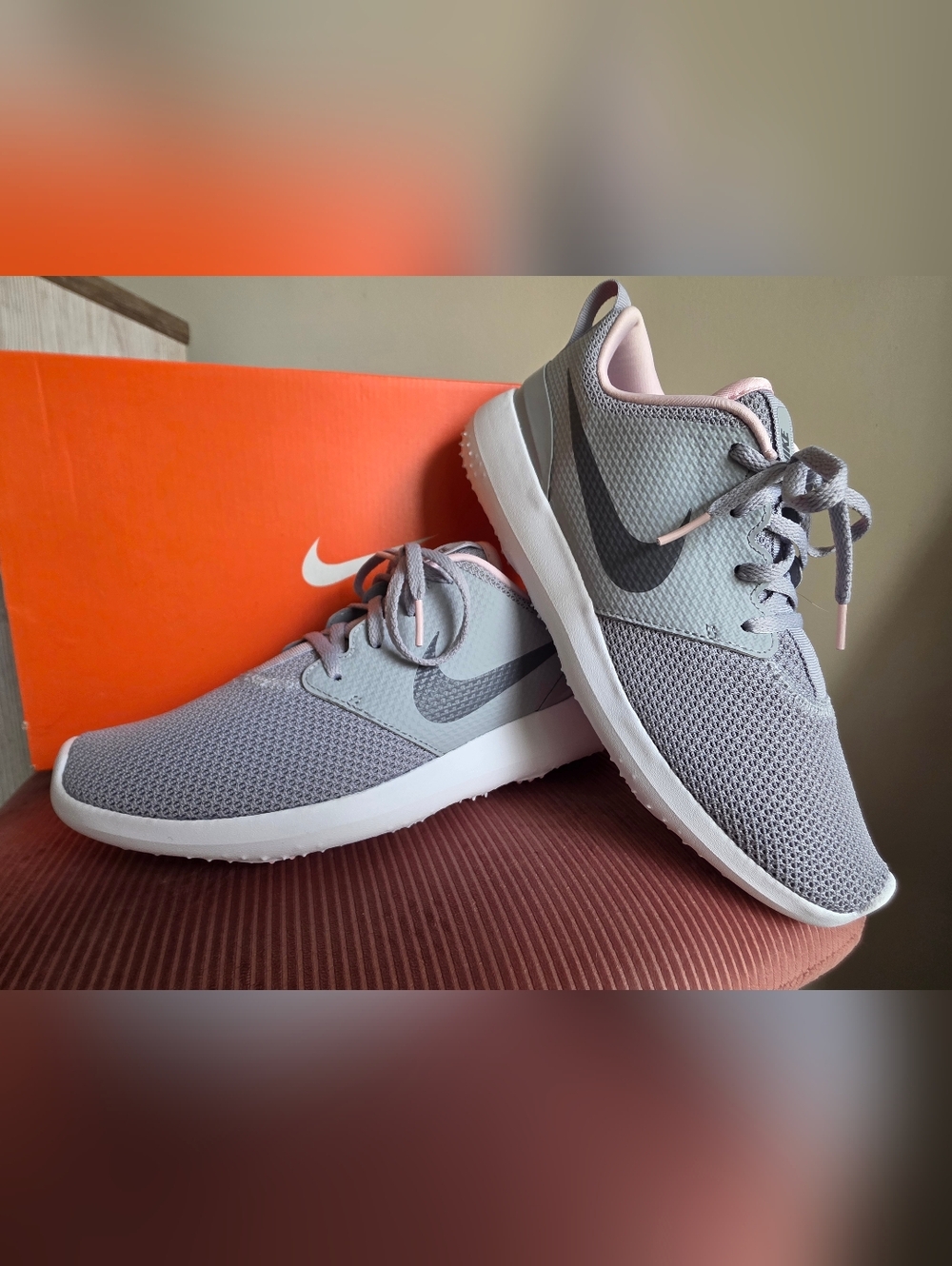 Nike Light Gray & Pink ROSHE G. Golf Shoes NEW with Box Size 8.5